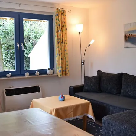 別荘 Reethaus Im Ostseebad トラッセンハイデ