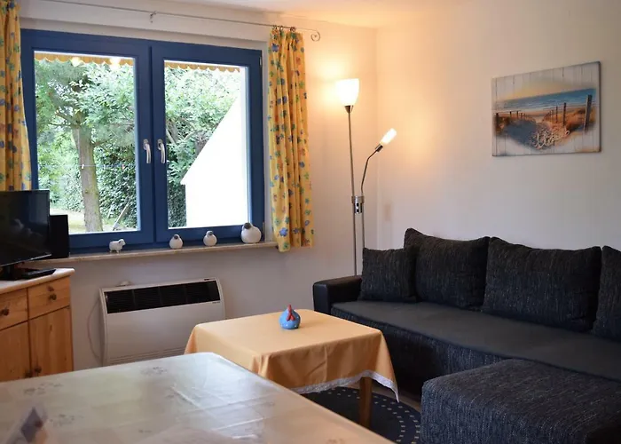 別荘 Reethaus Im Ostseebad トラッセンハイデ